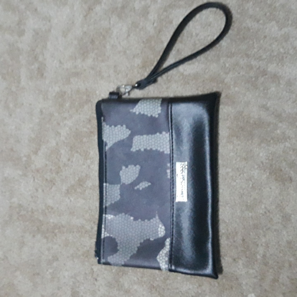 Butterbag clutch wristlet